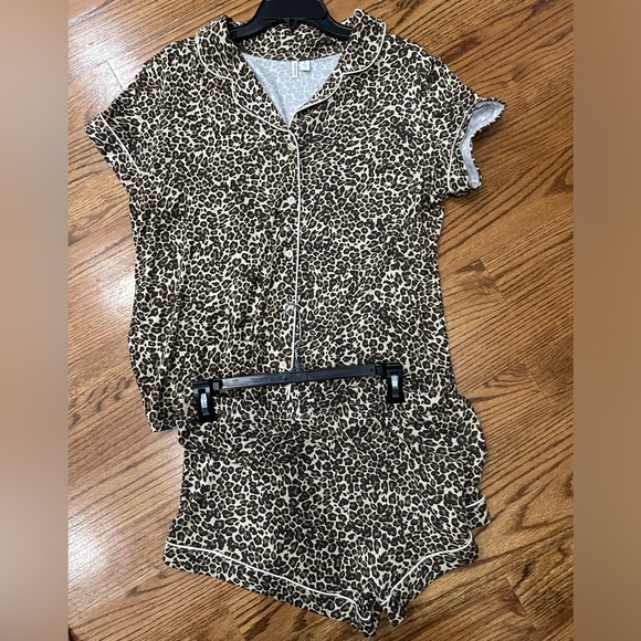 Nordstrom Short Pajamas, leopard spots - Picture 2 of 3